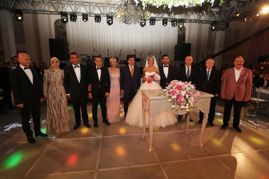 Teknik Direktörümüz Ersun Yanal’ın Kızı Femin Yanal, Enver Özkaynak İle Evlendi