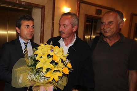 Takımımız Kayseri’de Çiçeklerle Karşılandı