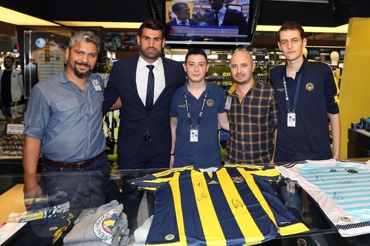 Profesyonel Futbol Takımımız Sabiha Gökçen Fenerium’da Taraftarlarımızla Bir Araya Geldi