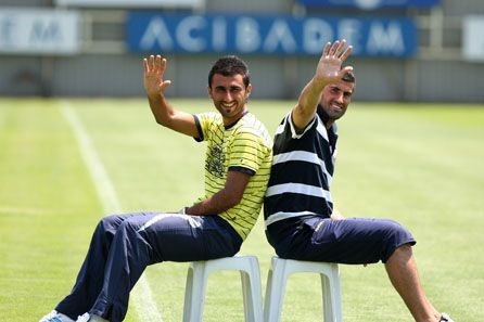 Volkan Ve Selçuk İmzaladı
