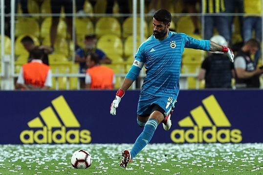 Volkan Demirel: Daha İyi Oynayarak Futbolumuza Devam Edeceğiz