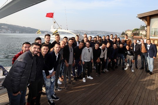 Yöneticilerimiz İle Profesyonel Futbol Takımımız Yemekte Bir Araya Geldi